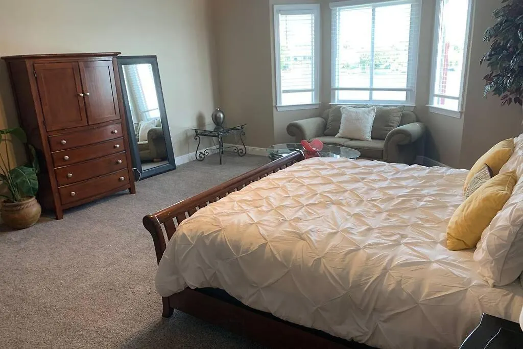 Luxury And Spacious Waterside Getaway Clearwater Beach 0*,  United States