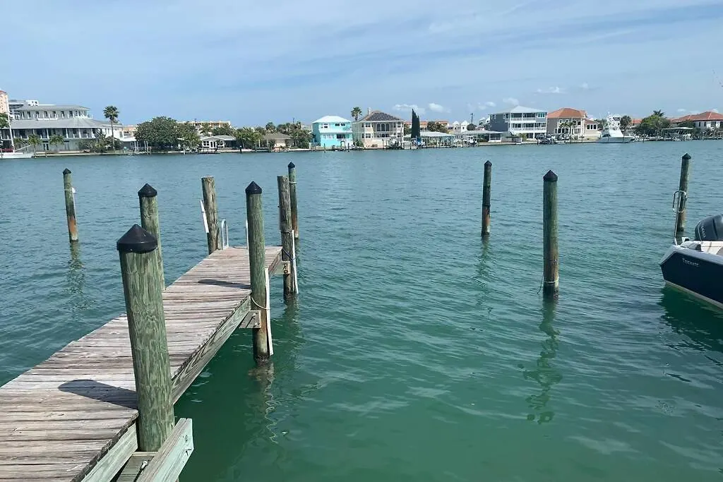 Holiday home Luxury And Spacious Waterside Getaway Clearwater Beach